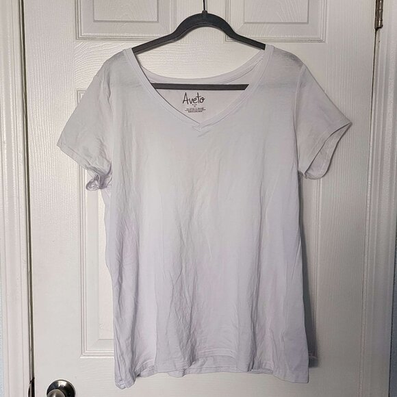 173. Aveto Women's White Basic T-Shirt - Picture 1 of 7